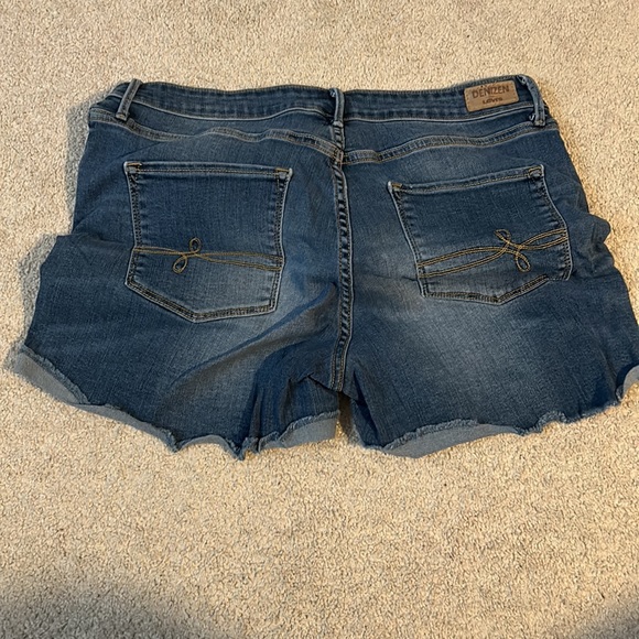 Denim jean shorts - Picture 2 of 2